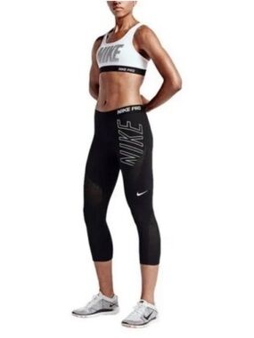 Nike Pro Hyper Cool Capri Explore Logo Leggings